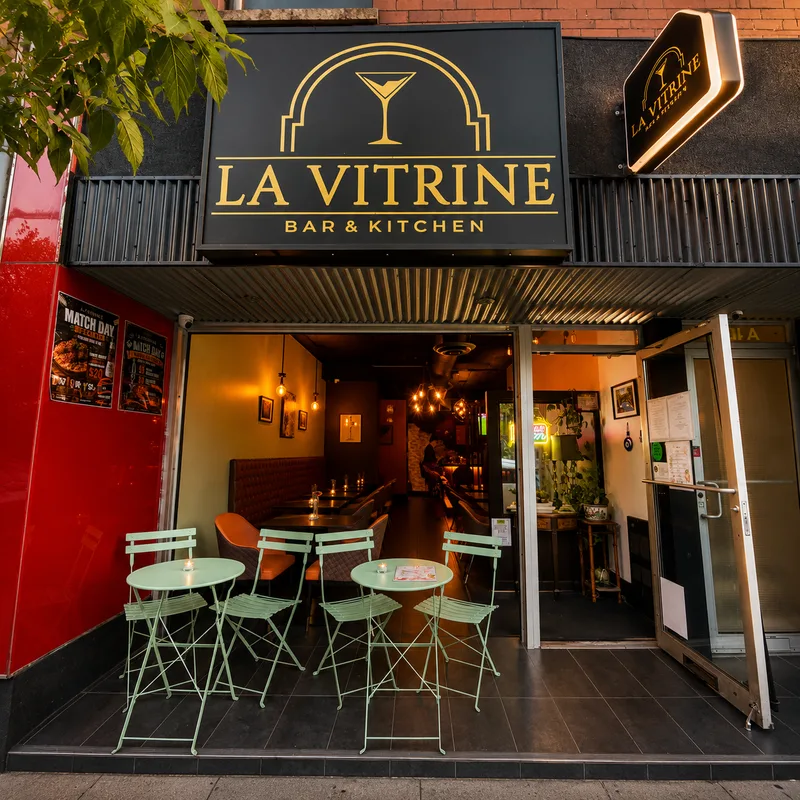 La Vitrine Bar & Kitchen storefront entrance
